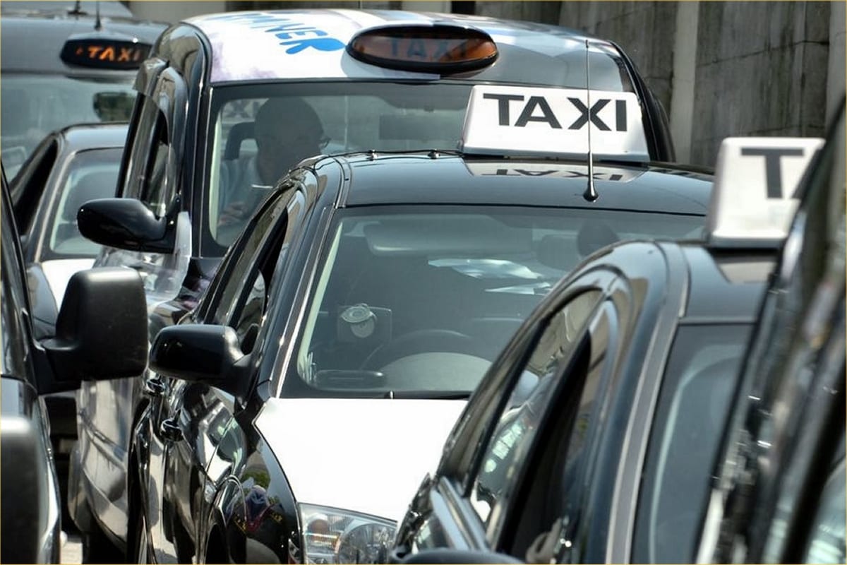 Top Benefits of Choosing a Taxi Over Other Transport Options to Manchester Airport